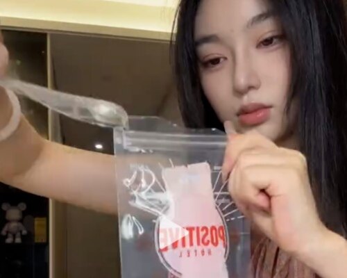 山东女孩在抖音脚踩内衣， 卖货月销218万
